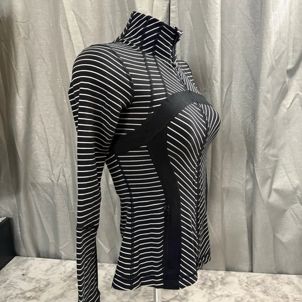 Lululemon Black and White parallel Define Jacket - Picture 10 of 15